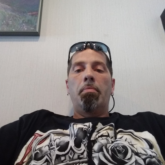 Meet your Posher, Derek - Picture 2 of 2